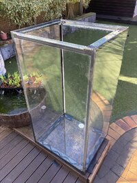 Extra white glass tank